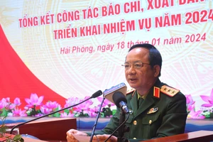 Thượng tướng Trịnh Văn Quyết, Phó Chủ nhiệm Tổng cục Chính trị QĐND Việt Nam phát biểu chỉ đạo hội nghị.