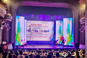 Nhà hát Lớn TP Hải Phòng ngập tràn khán giả đêm khai mạc Liên hoan nghệ thuật Sân khấu toàn quốc dành cho thiếu niên, nhi đồng
