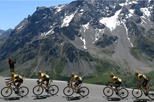 Đội Jumbo-Visma rút khỏi Tour de Suisse 