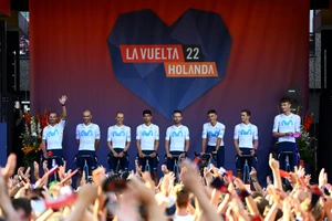 Movistar giới thiệu áo đấu mới cho Vuelta a Espana 2022