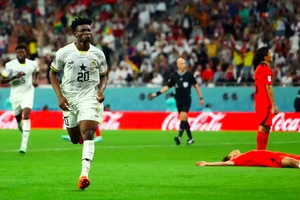 Kudus vui mừng với bàn thắng nâng tỷ số lên 3-2 cho Ghana