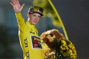 Jonas Vingegaard sẽ trở lại bảo vệ áo vàng Tour de France