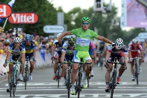Peter Sagan đoạt áo xanh Tour de France đầu tiên năm 2012