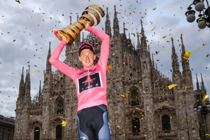 Tao Geoghegan Hart đăng quang Giro d’Italia 2020