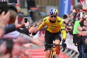 Wout van Aert rất được cổ động viên yêu mến