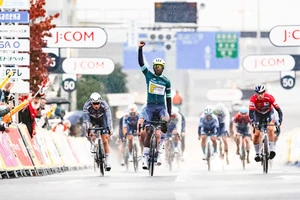 Biniam Girmay thắng nước rút tại Saitama Criterium