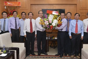 Lãnh đạo TP thăm & chúc mừng Báo SGGP nhân ngày Báo chí Cách mạng Việt Nam