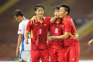 Niềm vui của các cầu thủ Việt Nam. Ảnh: DŨNG PHƯƠNG