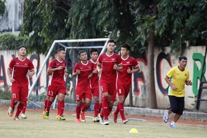 Đội U19 Việt Nam tập nhẹ vào chiều 2-7