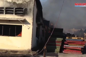 Cháy nhà xưởng công ty dệt may tại KCN Biên Hòa