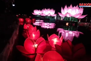 Lễ hội hoa đăng tỏa sáng sông Hương