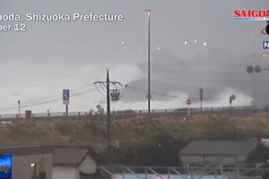 Hàng chục chuyến bay bị hoãn, huỷ do siêu bão Hagibis tại Nhật Bản