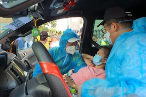 Đà Nẵng: Hỗ trợ 117 bệnh nhân về nhà trên chuyến xe nghĩa tình 0 đồng