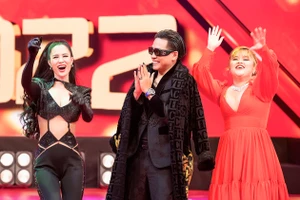 Nghệ sĩ V-pop và K-pop gửi lời chúc mừng năm mới đến khán giả Việt Nam tại “Lễ hội Ánh sáng - Virtual Countdown Lights 2022”