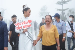 Hoa hậu Ngọc Châu về quê nhà hoạt động thiện nguyện 