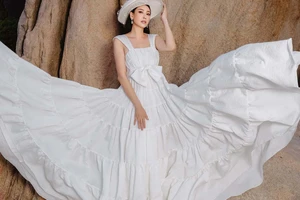 Hoa hậu Hà Kiều Anh với trang phục linen của NTK Đỗ Mạnh Cường
