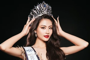 Tân Hoa hậu Bùi Xuân Hạnh trong bộ ảnh profile hậu đăng quang Miss Cosmo Vietnam 2023
