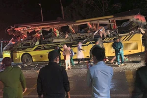 Podcast bản tin tối 5-3: Thủ tướng chỉ đạo khắc phục hậu quả vụ tai nạn giao thông đặc biệt nghiêm trọng tại tỉnh Tuyên Quang; Bắt đối tượng tự xưng Phó Tổng Biên tập để "làm tiền" doanh nghiệp