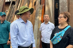 Podcast bản tin tối 2-4: Phó Bí thư Thường trực Thành ủy TPHCM Nguyễn Hồ Hải thăm, động viên các hộ dân trong vụ cháy ở quận 8