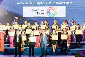 BenThanh Tourist nhận giải thưởng Tốp 10 DN lữ hành hàng đầu TPHCM