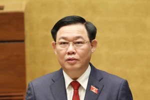 The 13th Party Central Committee agrees to let Vuong Dinh Hue cease holding the positions of Politburo member, member of the 13th Party Central Committee, and Chairman of the 15th National Assembly (NA) in the 2021 - 2026 tenure (Photo: VNA)