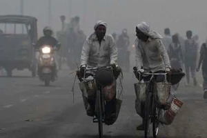 New Delhi đóng cửa toàn bộ trường tiểu học do khói mù ô nhiễm