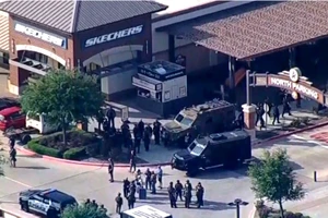  Mỹ: Xả súng ở trung tâm mua sắm, ít nhất 9 người chết
