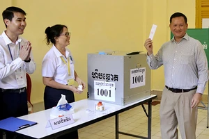 Thủ tướng Hun Manet bỏ phiếu bầu Thượng viện Campuchia. Ảnh: Khmer Times
