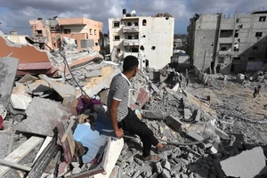 Cảnh đổ nát sau vụ không kích của Israel vào Rafah, ngày 5-5. Ảnh: Anadolu