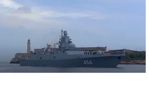 Tàu Gorshkov tiến vào cảng La Habana, Cuba. Ảnh:NBC