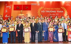 Giải thưởng Võ Trường Toản lần thứ 20 năm 2017: Tôn vinh 40 thầy, cô giáo tiêu biểu của TPHCM