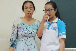 Cô giáo Trần Thị Minh Châu và học sinh Phạm Song Toàn