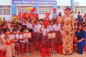 Công bố quyết định thành lập Trường Tiểu học Huỳnh Văn Bánh