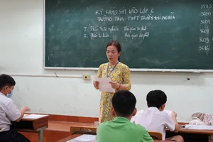 Thí sinh tham gia bài khảo sát năng lực tại điểm khảo sát Trường THCS-THPT Trần Đại Nghĩa (quận 1)