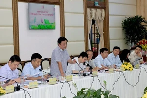 Đoàn công tác của Chính phủ do Bộ trưởng Bộ NN-PTNT Lê Minh Hoan làm Trưởng đoàn, có buổi làm việc tại Đồng Tháp