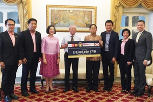 Tổng Lãnh sự quán Thái Lan tại TPHCM trao tiền hỗ trợ bệnh nhân nghèo thông qua Hội bảo trợ bệnh nhân nghèo TPHCM