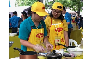 Gia đình chị Trần Thị Thanh Thủy tham gia hội thi nấu ăn