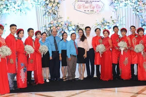 Niềm vui của 7 cặp đôi công nhân tại lễ cưới tập thể