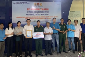 Đoàn trao hệ thống nước lọc tặng cán bộ, chiến sĩ tại tỉnh Tây Ninh