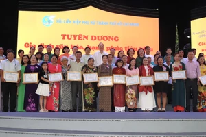 Phó Bí thư Thành ủy TPHCM Nguyễn Hồ Hải biểu dương các gia đình văn hóa, hạnh phúc tiêu biểu