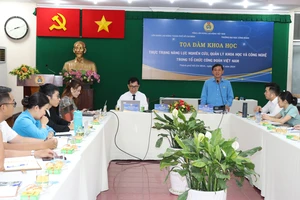 Các đại biểu tham dự tọa đàm khoa học “Thực trạng năng lực nghiên cứu, quản lý khoa học và công nghệ trong tổ chức Công đoàn Việt Nam” ngày 23-5