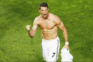Ronaldo là một trong số những cầu thủ nói không với nghệ thuật xăm mình. Ảnh: Sports