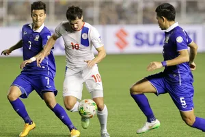 Đội trưởng Phil Younghusband (giữa) của tuyển Philippines.