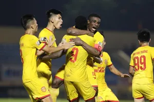 Nam Định giành 1 điểm vào giờ chót. Ảnh: PHI HẢI