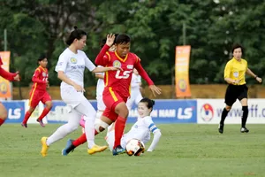 Đội nữ TPHCM II đánh rơi chiến thắng vào phút cuốii. Ảnh: Đoàn Nhật