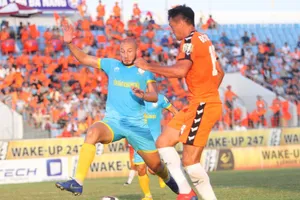 Hai thủ lĩnh hiện nay của đôi bên: Đỗ Merlo và Zazour. Ảnh: VIẾT ĐỊNH