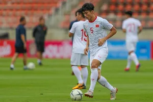 Văn Hậu đã có buổi tập đầu tiên cùng với đội. Ảnh: DŨNG PHƯƠNG