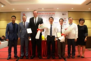 Đại diện VFF, công ty Bình Minh và nhà tài trợ Pinaco tại buổi lễ. Ảnh: Anh Trần