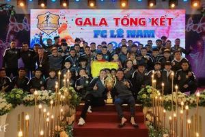 Lê Nam FC khép lại năm 2019 với chức vô địch giải phủi lớn nhất Quảng Bình.