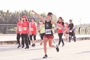 VĐV Đỗ Thị Nguyệt - thành viên AR Saigon - đoạt hạng 3 nữ full marathon.